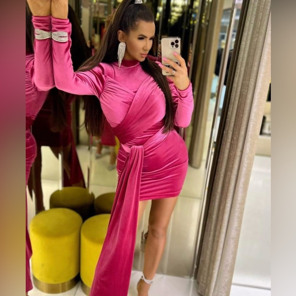 Chic Long Sleeve Pink Velvet Dress Size M/L